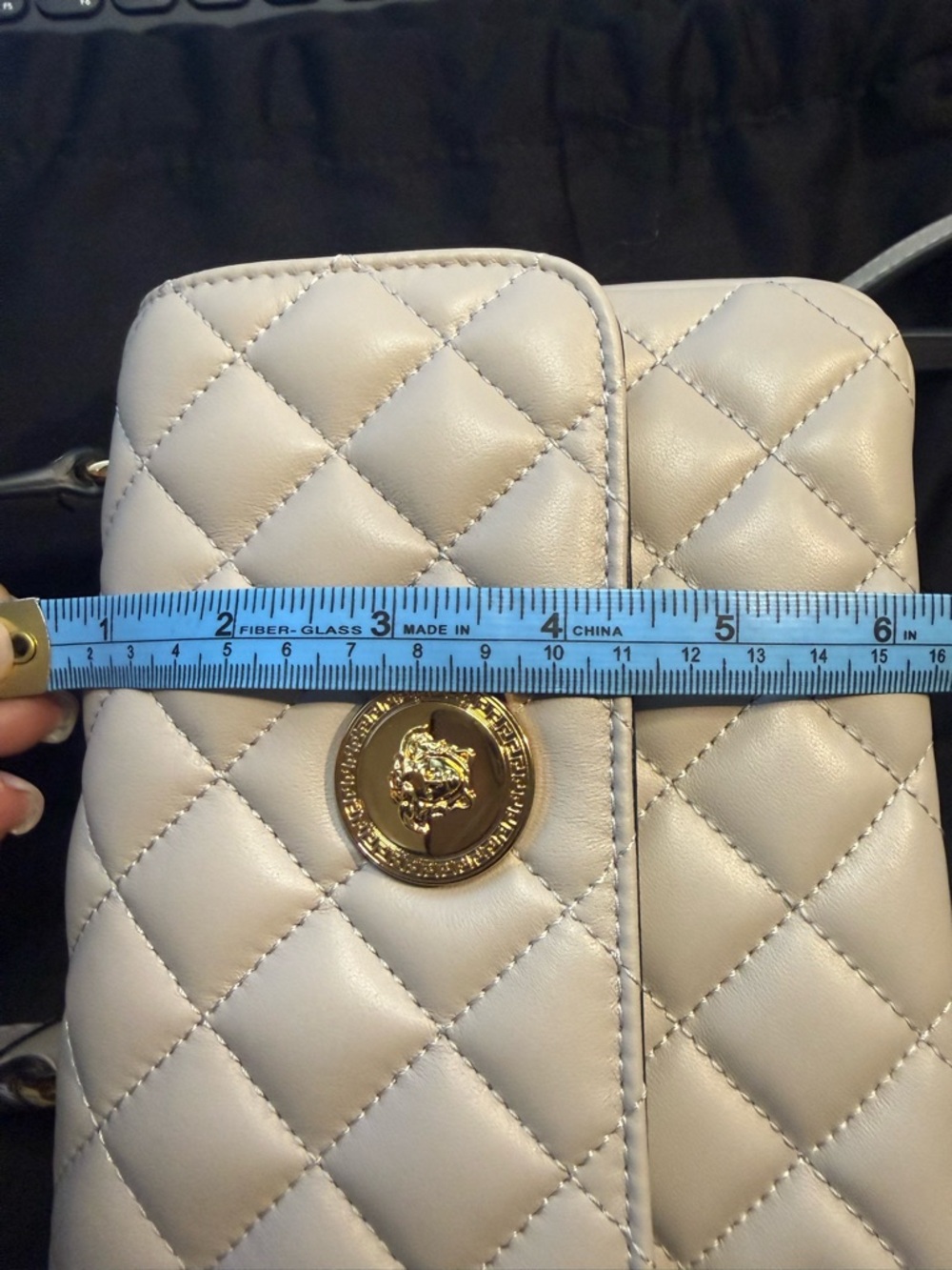 ✨ VERSACE LA MEDUSA ✨ Quilted Top-Handle Bag in Taupe with Gold Medallion - Picture 9 of 10